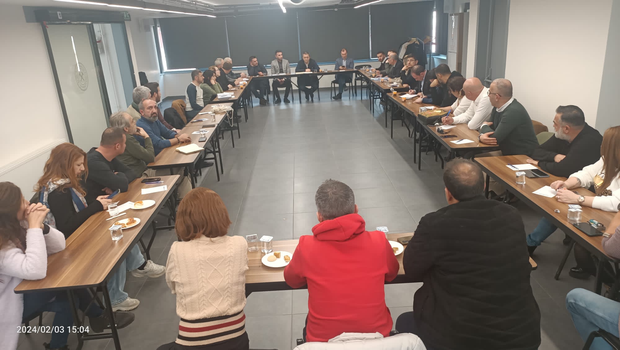 TMMOB Maden Mühendisleri Odası Merkez ve Şubeler toplantısı 3 Şubat 2024 Cumartesi Günü Dünya, Ülkemiz ve Oda Gündemi ile Odamız Genel Merkez Hizmet Binasında Gerçekleştirildi. 