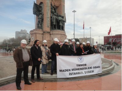 Taksim Atatürk Anıtı önünde tören düzenlendi ve basın açıklaması yapıldı.