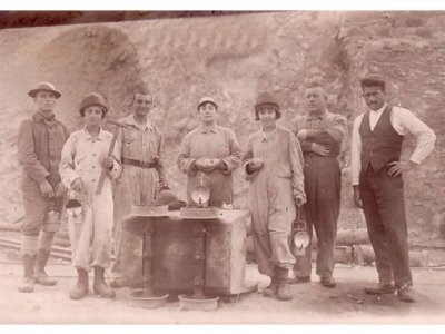 KADIN MESLEKTAŞLARIMIZIN 8 MART DÜNYA KADINLAR GÜNÜNÜ KUTLUYORUZ