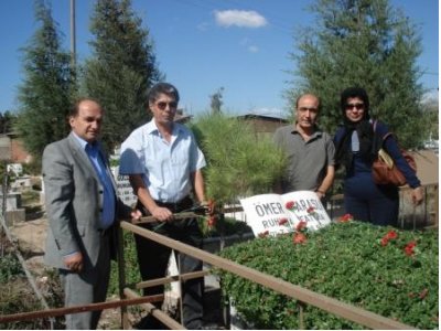 ŞUBEMİZ ESKİ BAŞKANI ÖMER ARASLI 3. ÖLÜM YILDÖNÜMÜNDE MEZARI BAŞINDA ANILDI. 