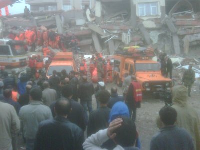 TMMOB Heyeti Van-Erciş`te İncelemelerde Bulunuyor.