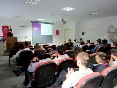 HACETTEPE ÜNİVERSİTESİ`NDE GENÇ MADENCİ TOPLANTISI YAPILDI