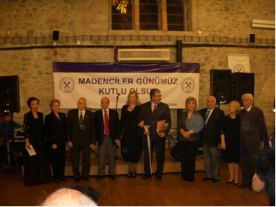 4 Aralık Dünya Madenciler Günü İzmir`de Kutlandı.