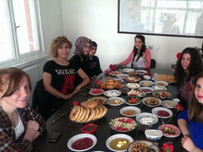 8 MART DÜNYA EMEKÇİ KADINLAR GÜNÜ KUTLAMASI(08.03.2014)